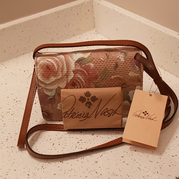 Patricia Nash Rose garden leather crossbody - Picture 5 of 14